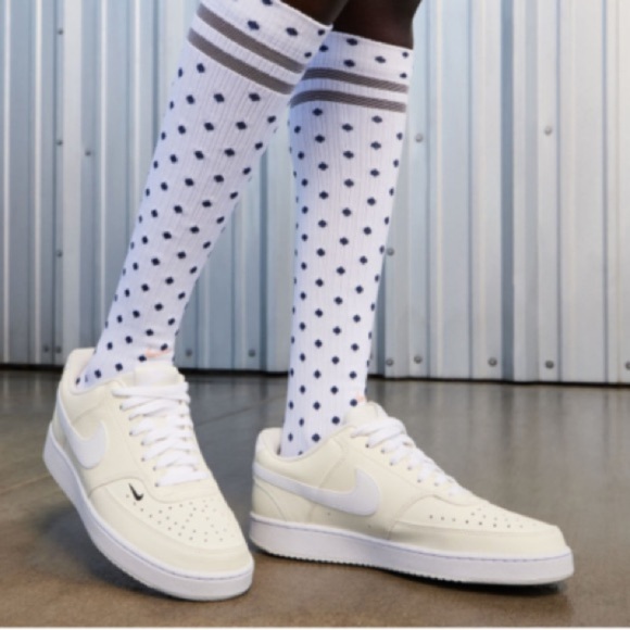 NEW IN BOX Women’s Nike Court Vision Lo NN low ~ white/pale-ivory-black ~ 10 - Picture 12 of 12